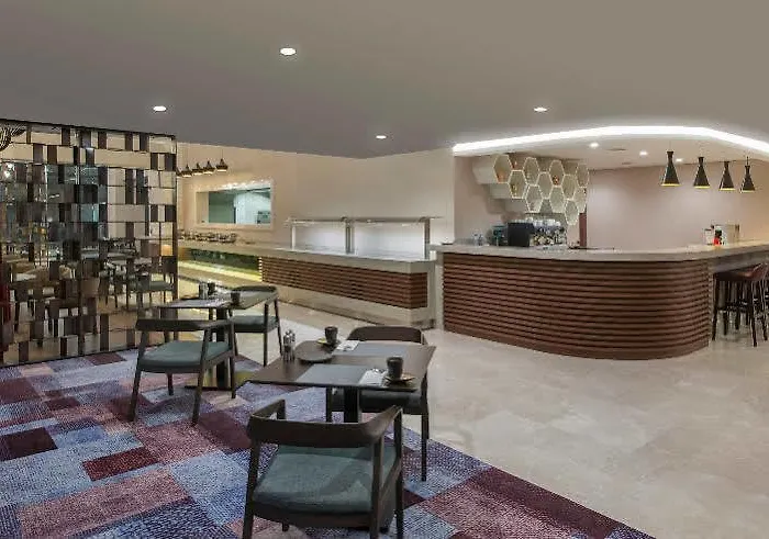 Radisson Blu Batisehir מלון